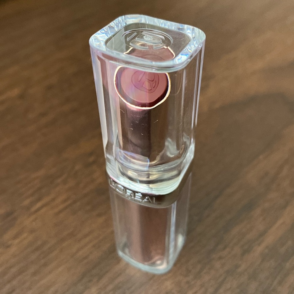 L’Oreal Glow Paradise Balm in Lipstick in Ecstatic Mulberry 190